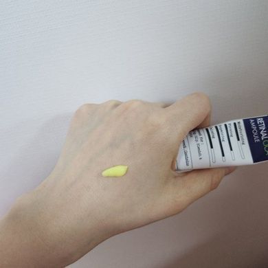 Зміцнювальна сироватка з ретиналем та центелою Derma Factory Retinal Cica Ampoule 30 г