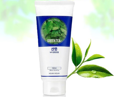 Пінка для вмивання HOLIKA DAILY FRESH GREENTEA CLEANSING FOAM 150ml