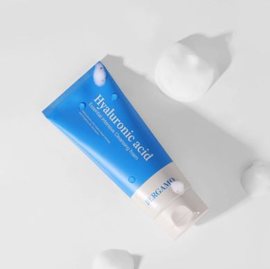 Пінка для вмивання з гіалуроновою кислотою Bergamo Intensive Hyaluronic Acid Cleanser Foam 120ml