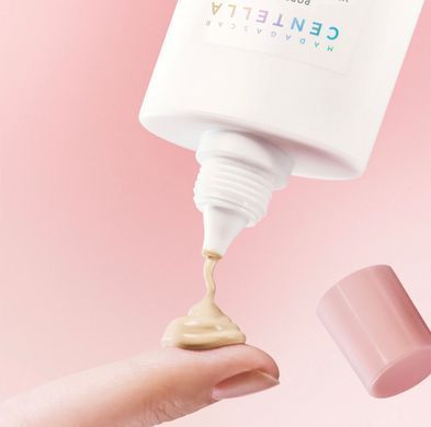 Солнцезащитный крем с матовым финишем SKIN1004 Madagascar Centella Poremizing Velvet Finish 50ml