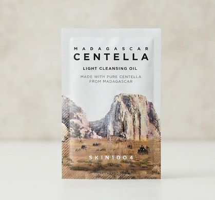 Пробник легкого гидрофильного масла для очищения лица Skin1004 Madagascar Centella Light Cleansing Oil Sachets 2 мл