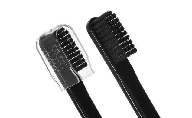 Зубна щітка Marvis Toothbrush середньої жорсткості (medium), чорна, 1 шт.